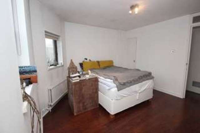  Image of 2 bedroom Property to rent in Cleveland Road London N1 at Cleveland Road  London, N1 3ET