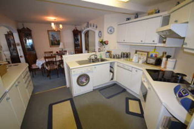  Image of 2 bedroom Flat for sale in The Headlands Cliff Road Torquay TQ2 at Torquay  Cockington, TQ2 6SW