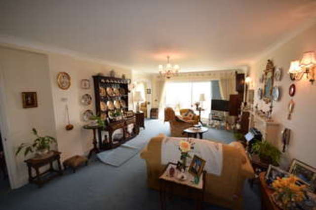  Image of 2 bedroom Flat for sale in The Headlands Cliff Road Torquay TQ2 at Torquay  Cockington, TQ2 6SW
