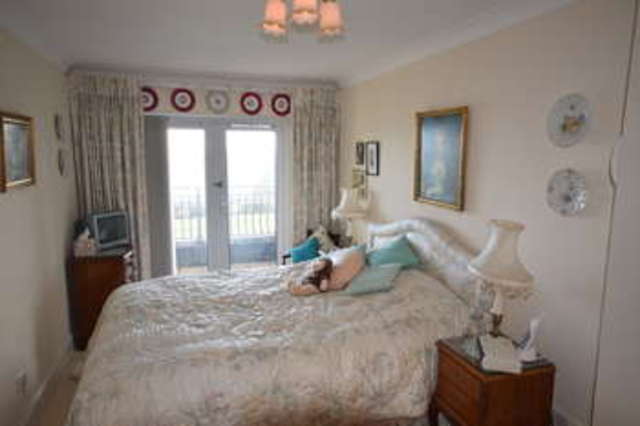  Image of 2 bedroom Flat for sale in The Headlands Cliff Road Torquay TQ2 at Torquay  Cockington, TQ2 6SW