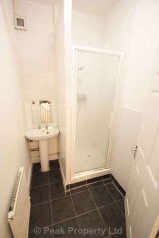  Image of 1 bedroom House Share to rent in Clifftown Road Southend-on-Sea SS1 at Clifftown Road  Southend On Sea, SS1 1AB