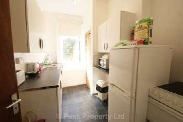  Image of 1 bedroom House Share to rent in Clifftown Road Southend-on-Sea SS1 at Clifftown Road  Southend On Sea, SS1 1AB