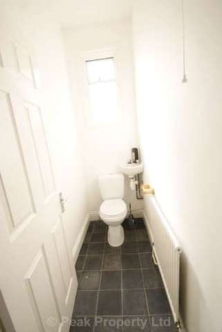  Image of 1 bedroom House Share to rent in Clifftown Road Southend-on-Sea SS1 at Clifftown Road  Southend On Sea, SS1 1AB