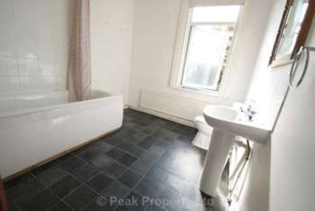  Image of 1 bedroom House Share to rent in Clifftown Road Southend-on-Sea SS1 at Clifftown Road  Southend On Sea, SS1 1AB