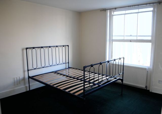  Image of 1 bedroom Flat to rent in Clifton Gardens London W9 at Clifton Gardens Little Venice London, W9 1AU