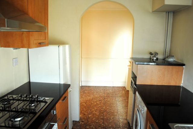  Image of 1 bedroom Flat to rent in Clifton Gardens London W9 at Clifton Gardens Little Venice London, W9 1AU