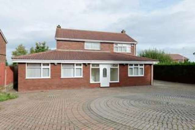  Image of 4 bedroom Detached house for sale in Clifton Road Runcorn WA7 at Clifton Road  Runcorn, WA7 4TA