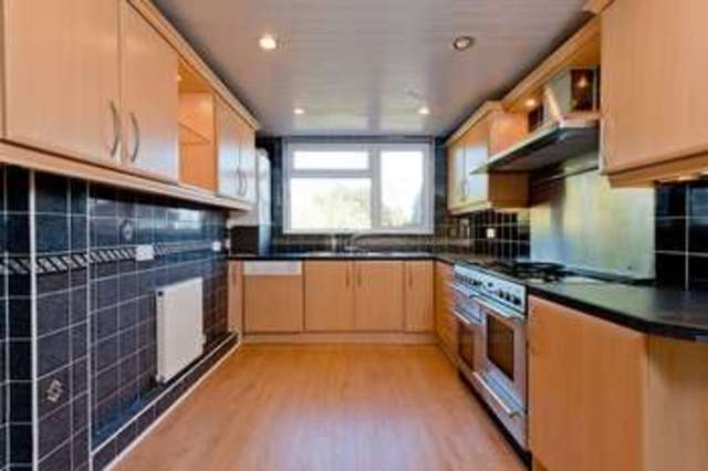  Image of 4 bedroom Detached house for sale in Clifton Road Runcorn WA7 at Clifton Road  Runcorn, WA7 4TA