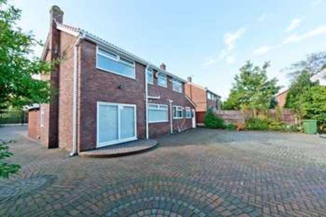  Image of 4 bedroom Detached house for sale in Clifton Road Runcorn WA7 at Clifton Road  Runcorn, WA7 4TA