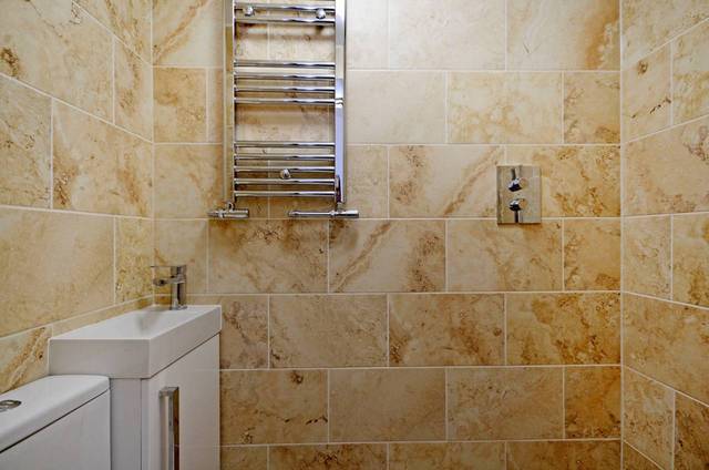  Image of 3 bedroom Flat for sale in Clissold Crescent London N16 at Clissold Crescent  Stoke Newington, N16 9AR