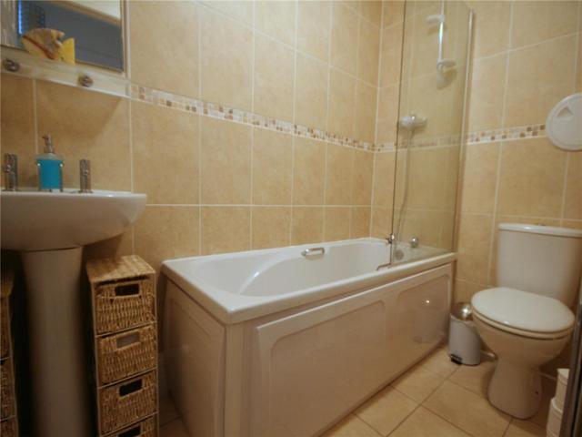  Image of 2 bedroom Flat to rent in Clockmill Lane Edinburgh EH8 at Meadowbank Edinburgh Edinburgh, EH8 8HY