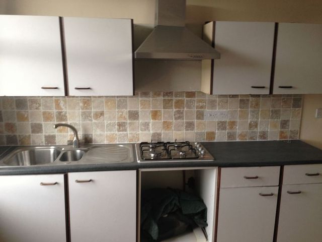  Image of 1 bedroom Flat to rent in Clough Road Huddersfield HD2 at Clough Road  Huddersfield, HD2 2NZ