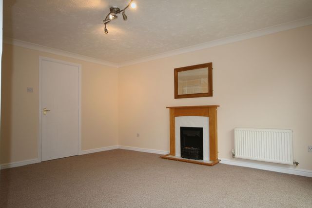  Image of 3 bedroom Terraced house to rent in Clover End Witchford Ely CB6 at Clover End Witchford Ely, CB6 2XD