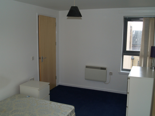  Image of 1 bedroom Flat to rent in Clynder Street Govan Glasgow G51 at Ibrox Glasgow Glasgow, G51 2EW