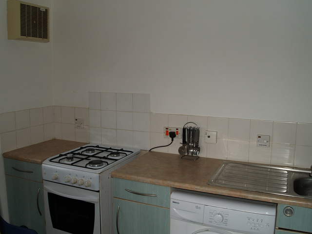  Image of 1 bedroom Flat to rent in Clynder Street Govan Glasgow G51 at Ibrox Glasgow Glasgow, G51 2EW