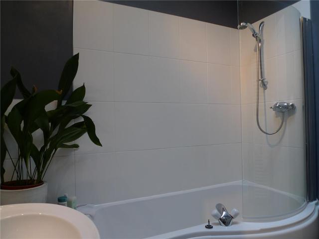  Image of 2 bedroom Flat to rent in Coates Gardens Edinburgh EH12 at West End Edinburgh Edinburgh, EH12 5LE