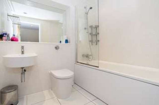  Image of 1 bedroom Flat for sale in Millharbour London E14 at Millharbour  Canary Wharf, E14 9JT