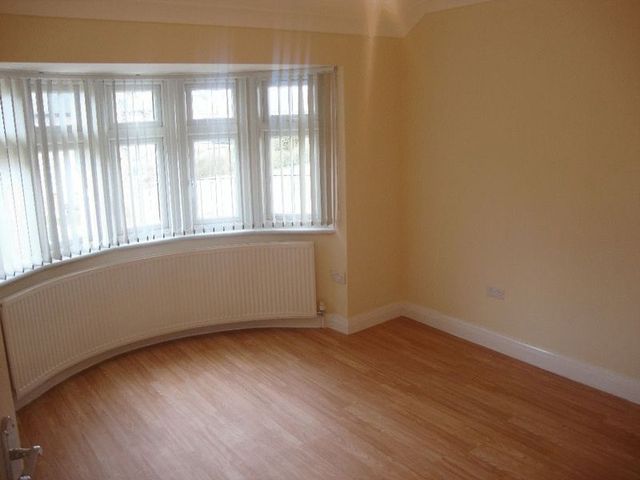  Image of 3 bedroom Semi-Detached house to rent in Colbrook Avenue Hayes UB3 at Colbrook Avenue  Hayes, UB3 1TG