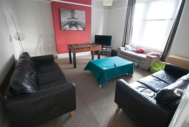 Image of 6 bedroom Terraced house to rent in Colebrooke Road Aigburth Liverpool L17 at Aigburth  Liverpool, L17 7BZ