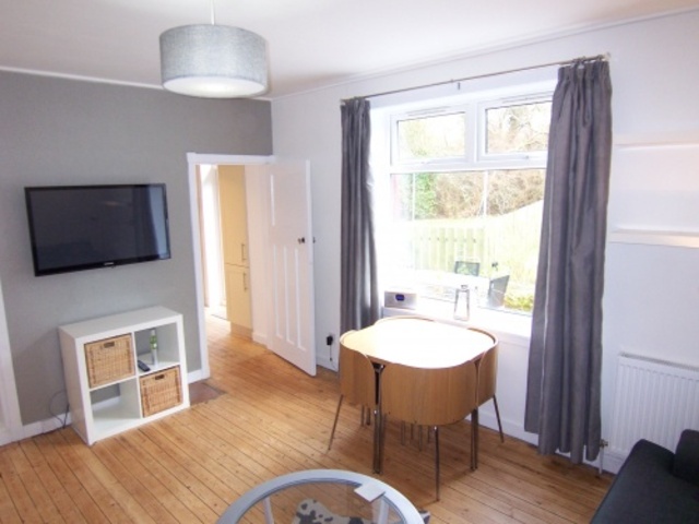 Image of 2 bedroom Flat to rent in Colinton Mains Road Edinburgh EH13 at Colinton Edinburgh Edinburgh, EH13 9BS