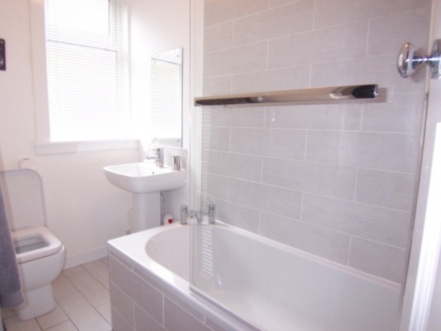  Image of 2 bedroom Flat to rent in Colinton Mains Road Edinburgh EH13 at Colinton Edinburgh Edinburgh, EH13 9BS