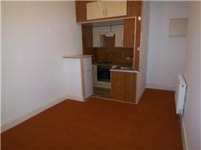  Image of 2 bedroom Flat to rent in Collier Street Johnstone PA5 at Johnstone Renfrewshire Renfrewshire, PA5 8AR