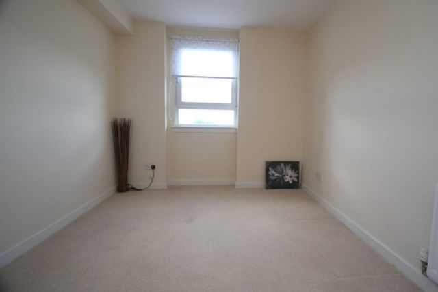  Image of 2 bedroom Flat to rent in Colonsay View Edinburgh EH5 at Granton Edinburgh Edinburgh, EH5 1FH
