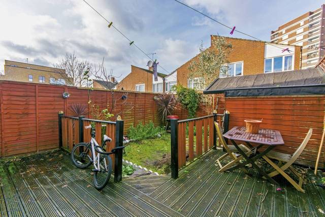  Image of 4 bedroom Detached house for sale in Columbine Way Lewisham Road London SE13 at Columbine Way, Lewisham Road  Lewisham, SE13 7LQ
