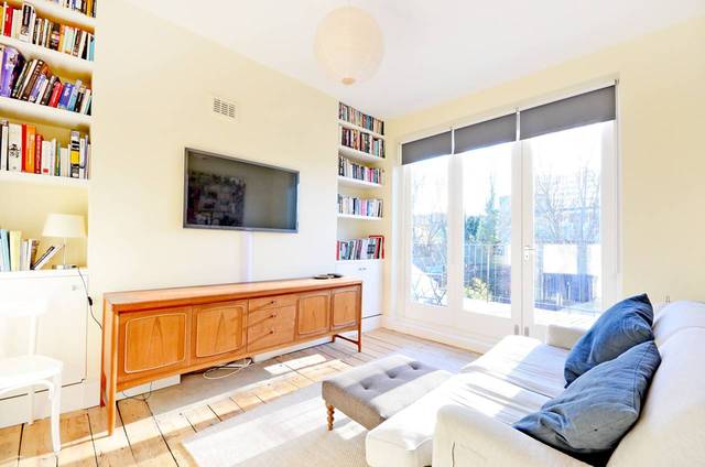  Image of 4 bedroom Maisonette for sale in Colvestone Crescent London E8 at Colvestone Crescent  Dalston, E8 2LH