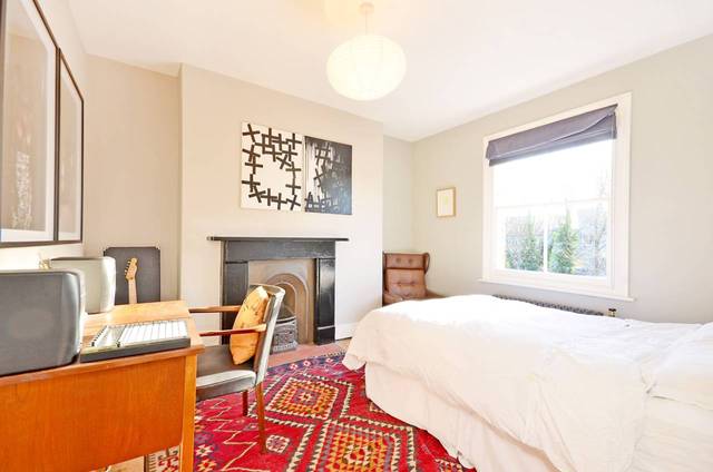  Image of 4 bedroom Maisonette for sale in Colvestone Crescent London E8 at Colvestone Crescent  Dalston, E8 2LH