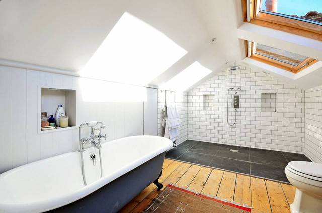  Image of 4 bedroom Maisonette for sale in Colvestone Crescent London E8 at Colvestone Crescent  Dalston, E8 2LH