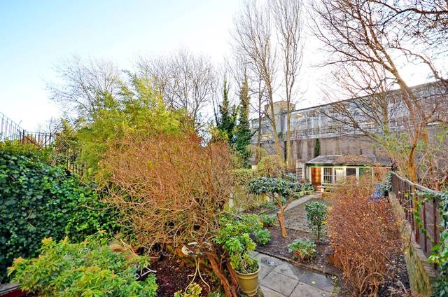  Image of 4 bedroom Maisonette for sale in Colvestone Crescent London E8 at Colvestone Crescent  Dalston, E8 2LH