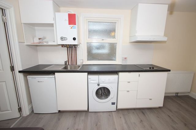  Image of 1 bedroom Flat to rent in Colworth Road London E11 at Colworth Road  London, E11 1JD