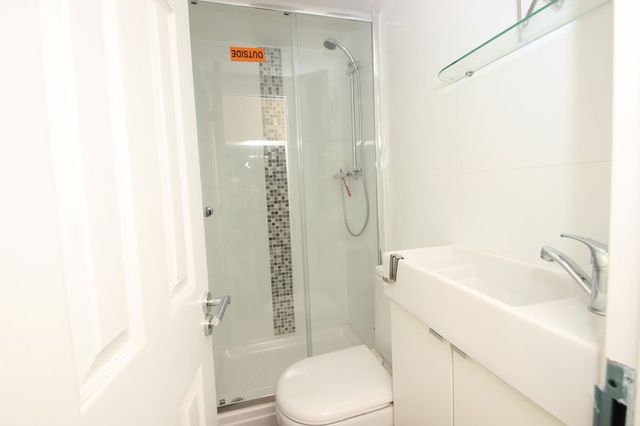  Image of 1 bedroom Flat to rent in Colworth Road London E11 at Colworth Road  London, E11 1JD
