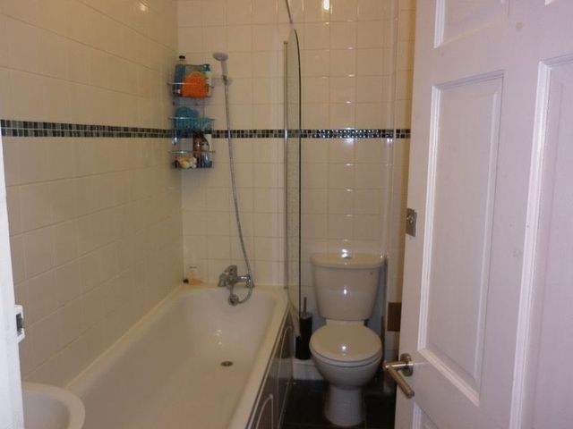  Image of 1 bedroom Flat to rent in Colworth Road London E11 at Colworth Road  London, E11 1JA