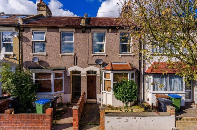  Image of 1 bedroom Flat to rent in Colworth Road London E11 at Colworth Road  London, E11 1JA