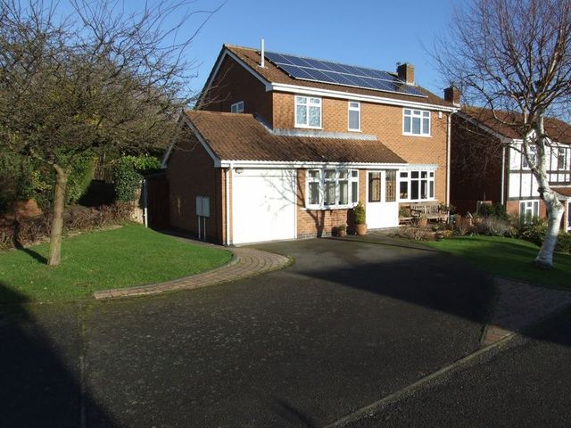  Image of 4 bedroom Detached house for sale in Compton Close Loughborough LE11 at Compton Close  Loughborough, LE11 3SF