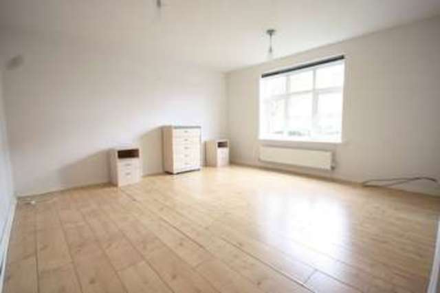  Image of 2 bedroom Flat to rent in Congreve Way Stratford-upon-Avon CV37 at Congreve Way  Stratford upon Avon, CV37 7JX
