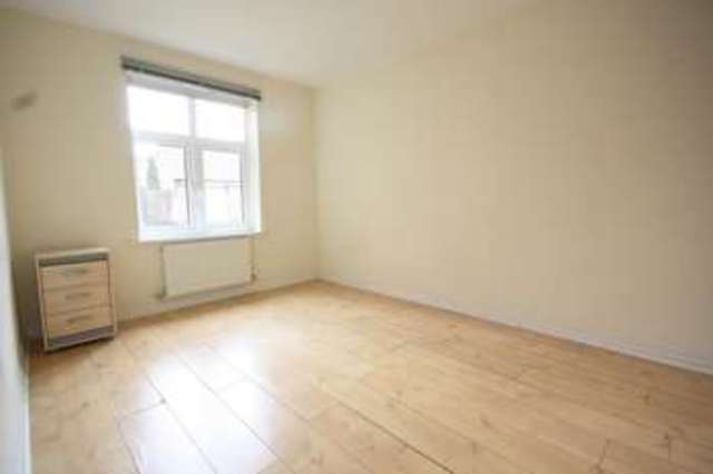  Image of 2 bedroom Flat to rent in Congreve Way Stratford-upon-Avon CV37 at Congreve Way  Stratford upon Avon, CV37 7JX