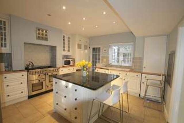  Image of 4 bedroom Semi-Detached house for sale in High Road Cookham Maidenhead SL6 at COOKHAM, SL6 9HZ