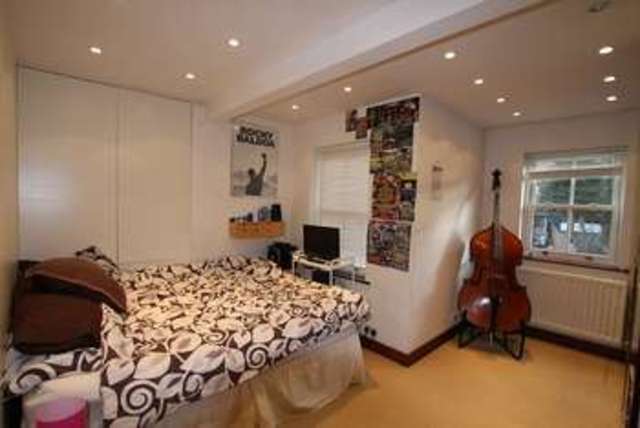  Image of 2 bedroom Terraced house for sale in Lower Road Cookham Maidenhead SL6 at COOKHAM, SL6 9HA