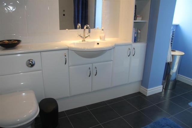  Image of 4 bedroom Detached house for sale in Cookridge Drive Cookridge Leeds LS16 at Leeds  Tinshill, LS16 7LS