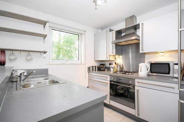  Image of 2 bedroom Flat for sale in Elgar Street London SE16 at Coombrook Court Elgar Street Surrey Quays, SE16 7QG