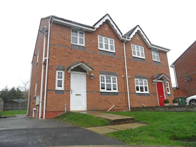  Image of 3 bedroom Semi-Detached house to rent in Cooper Avenue Newton-Le-Willows WA12 at Cooper Avenue  Newton Le Willows, WA12 9HW