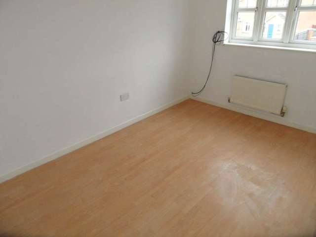  Image of 3 bedroom Semi-Detached house to rent in Cooper Avenue Newton-Le-Willows WA12 at Cooper Avenue  Newton Le Willows, WA12 9HW