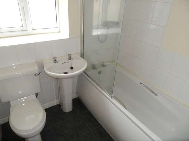  Image of 3 bedroom Semi-Detached house to rent in Cooper Avenue Newton-Le-Willows WA12 at Cooper Avenue  Newton Le Willows, WA12 9HW