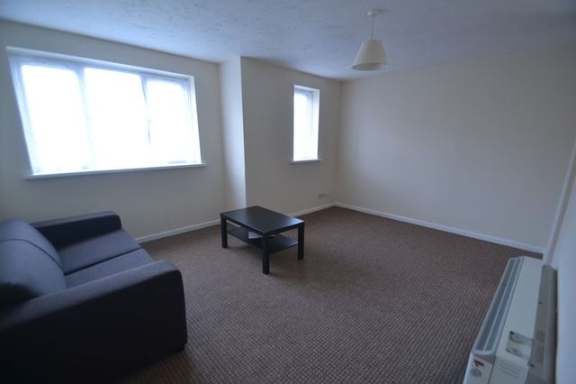  Image of 1 bedroom Flat to rent in Coopers Close Dagenham RM10 at Coopers Close  Dagenham, RM10 8TS