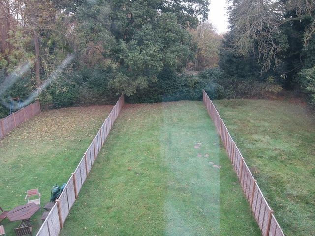  Image of 2 bedroom Flat to rent in Coopers Hill Lane Englefield Green Egham TW20 at Coopers Hill Lane Englefield Green Egham, TW20 0JY