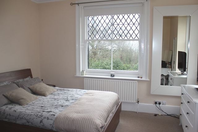 Image of 2 bedroom Flat to rent in Coopers Hill Lane Englefield Green Egham TW20 at Coopers Hill Lane Englefield Green Egham, TW20 0JY