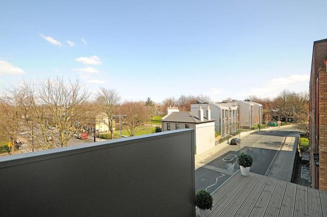  Image of 2 bedroom Flat to rent in Copenhagen Street London N1 at London  Barnsbury, N1 0JN